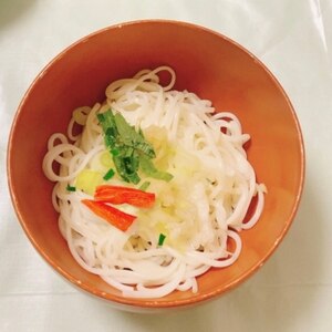 カニカマとネギのそうめん